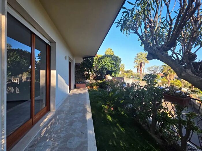 Appartamento con 5 locali in vendita in Sanremo