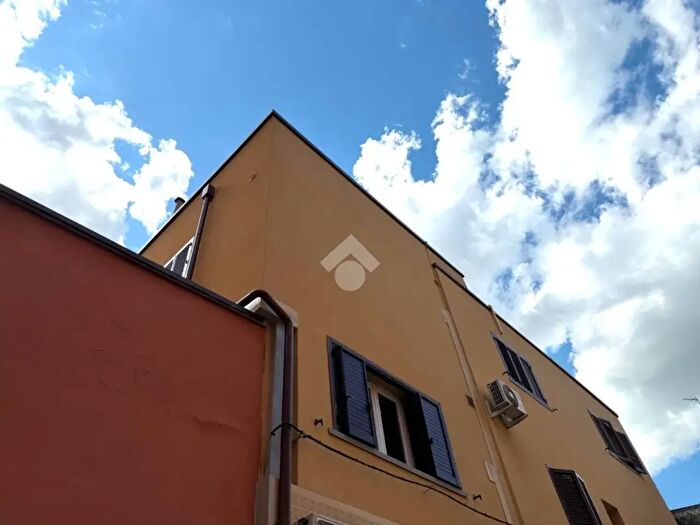 Appartamento trilocale in vendita in Viale Carlo Berti Pichat, Bologna