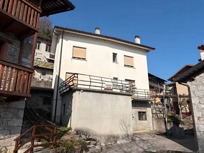 Casa quadrilocale in vendita in Frazione Plataz, Grimacco