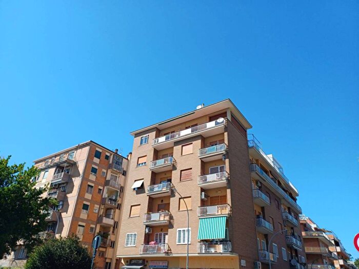 Appartamento trilocale in affitto in Via Roberto Alessandri, Colli Portuensi Casaletto, Roma