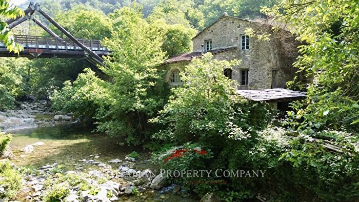 Casa quadrilocale in vendita in Montalto Carpasio