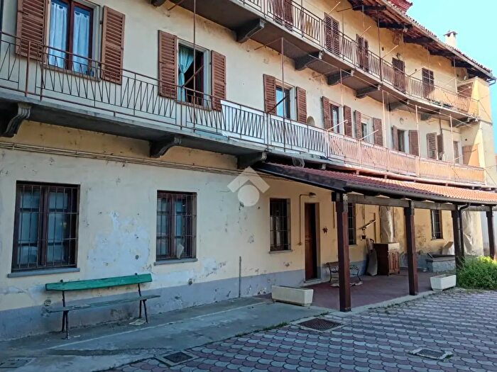 Appartamento quadrilocale in vendita in Piazza Palazzo Civico, Vigone
