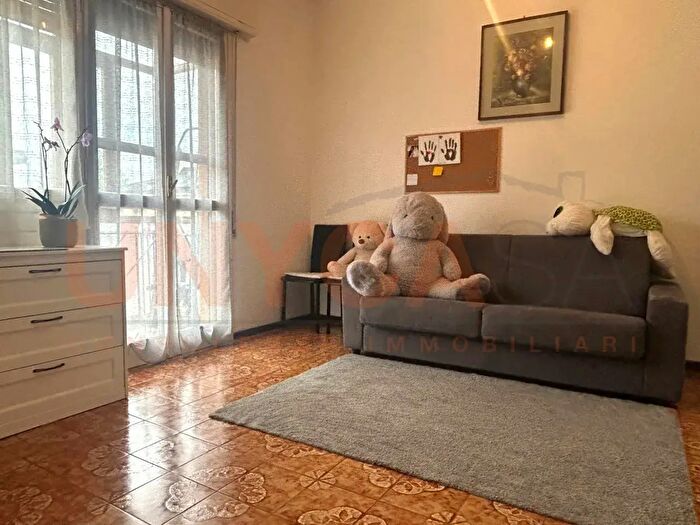 Appartamento trilocale in vendita in Via Isacco Newton, Padova