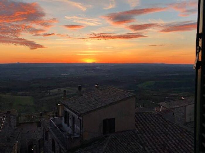 Casa quadrilocale in affitto in Via Camillo Benso di Cavour, Centro, Montecchio