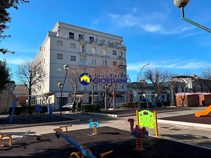 Appartamento trilocale in vendita in Piazza Vittoria, Squinzano