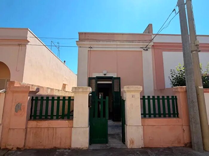 Casa con 5 locali in vendita in Via Leonardo da Vinci, Gagliano Del Capo