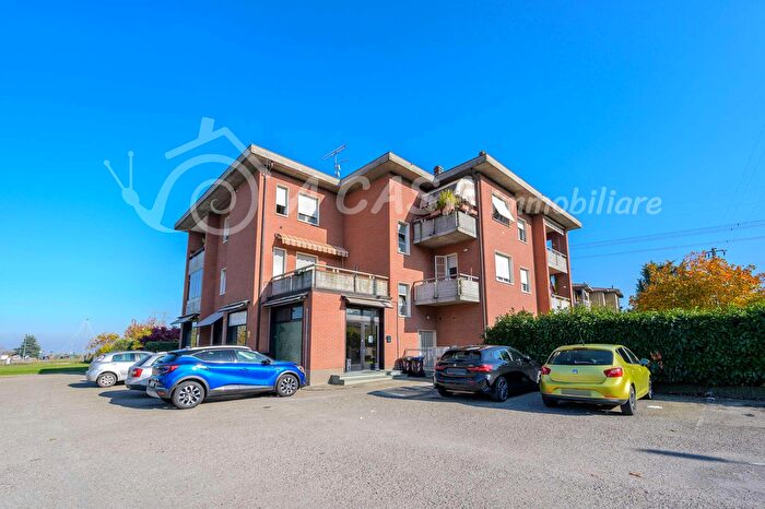 Appartamento con 8 locali in vendita in Via Ezio Damenti, Felino