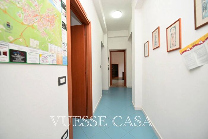 Appartamento con 5 locali in vendita in Piazza De Bernardi Nuoro, Nuoro