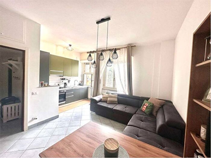 Appartamento bilocale in affitto in via Lorenteggio, Inganni, Milano