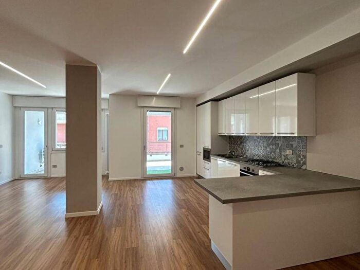 Appartamento trilocale in affitto in Porta Carlo Alberto, Piazza del Grano Burchiellati, Treviso