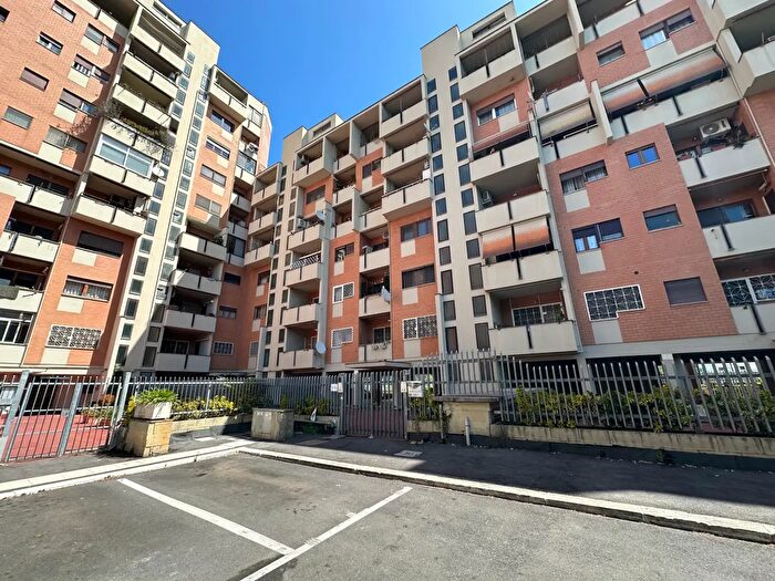 Appartamento trilocale in vendita in Piazzale Aldo Moro, Pomezia