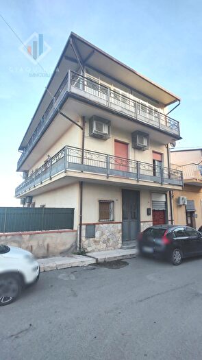 Casa con 6 locali in vendita in Via Vincenzo Bellini N, Palagonia