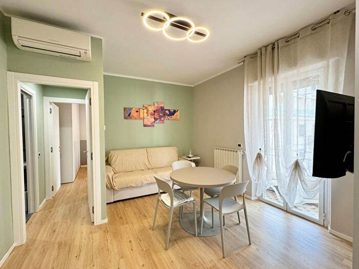 Appartamento bilocale in affitto in Via Dante, Centro, Alassio