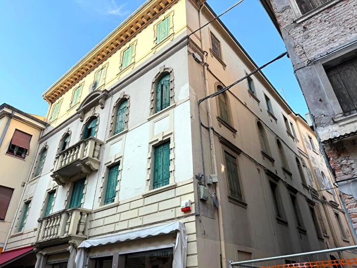 Appartamento quadrilocale in vendita in Rovigo