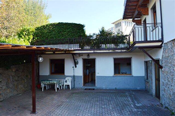 Appartamento bilocale in affitto in Via Conciliazione, Centro, Castione della Presolana