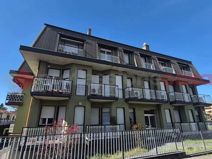 Appartamento trilocale in vendita in Via Principe Amedeo, Parabiago