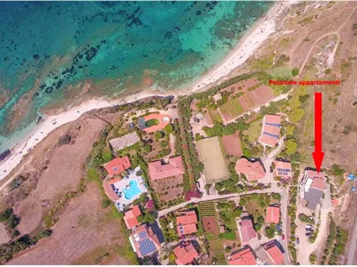 Appartamento con 6 locali in vendita in Contrada Biluscia, Ricadi