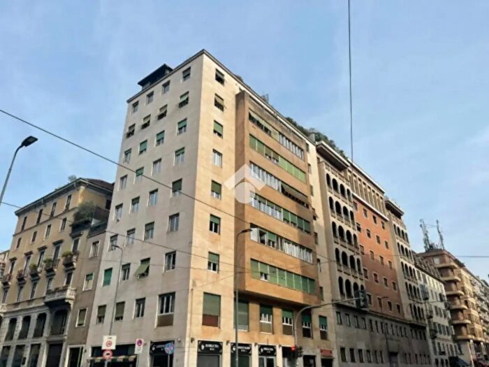 Appartamento trilocale in vendita in Via Lecco, Milano