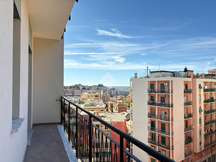 Appartamento con 5 locali in vendita in Via Giambattista Gaulli, Genova