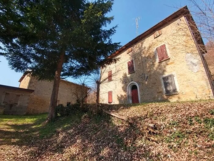 Casa con 12 locali in vendita in Via Mattioli, Zocca