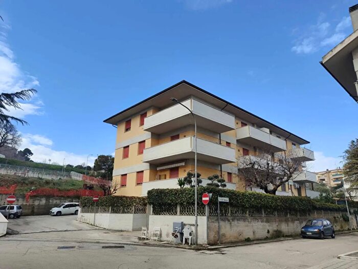Appartamento con 5 locali in vendita in Via Mazzini, Acquaviva Picena