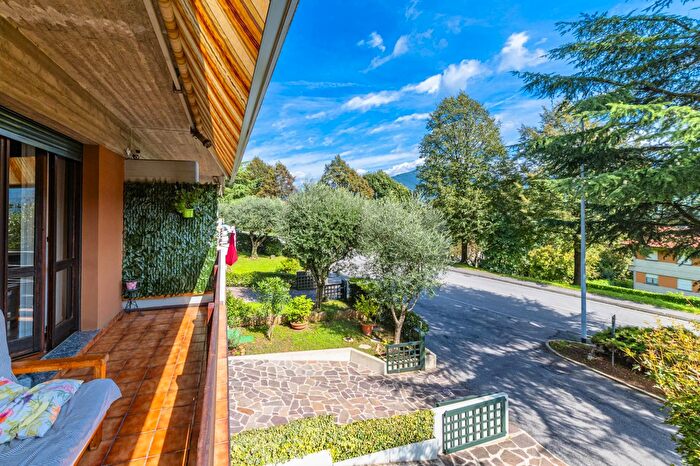 Casa quadrilocale in vendita in Via Fratelli Cervi, Albino