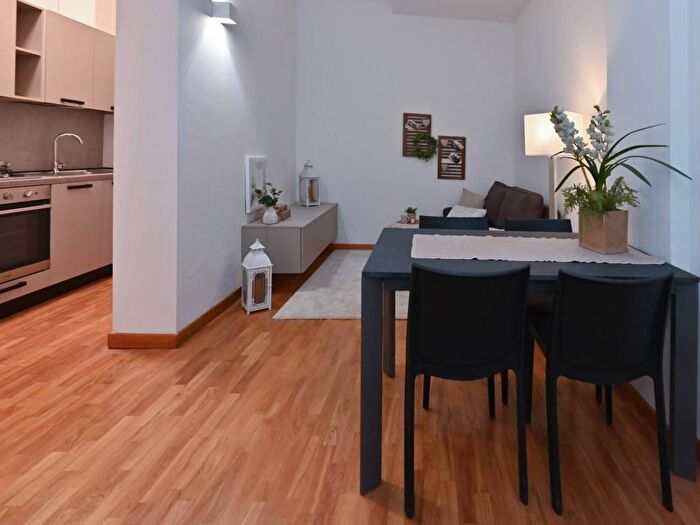 Appartamento trilocale in affitto in Via Francesco Rismondo, Centro Storico, Modena