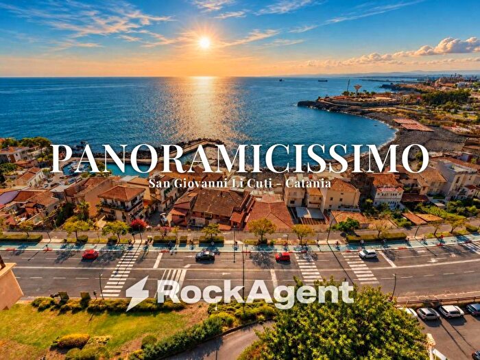 Appartamento con 6 locali in affitto in Viale Alcide De Gasperi, Guardia Li Cuti, Catania