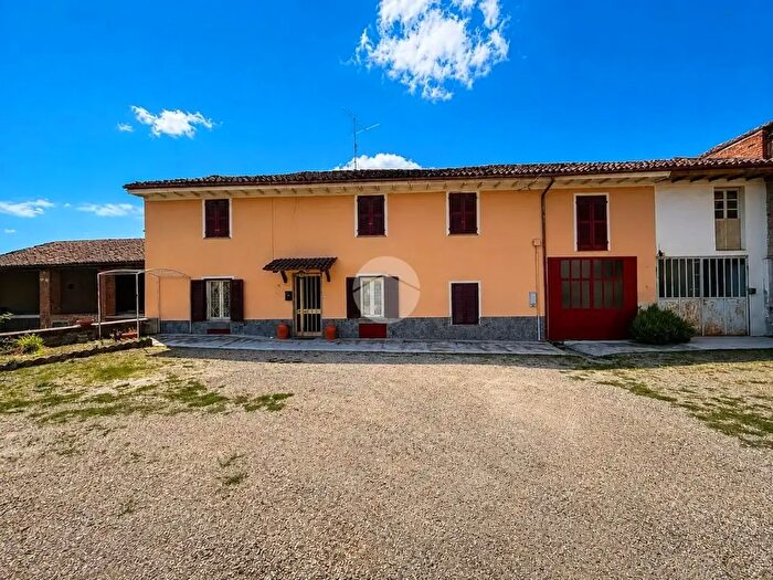 Casa con 5 locali in vendita in Via Roma, Calliano Monferrato
