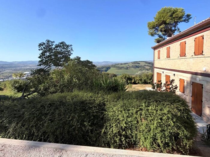 Casa con 6 locali in affitto in Monte San Bartolo, Pesaro
