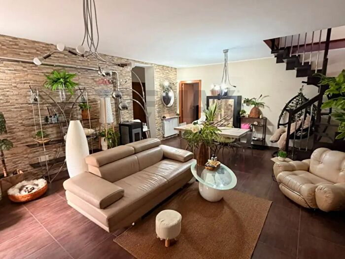 Appartamento con 6 locali in affitto in Viale Regina Elena, Canicatti