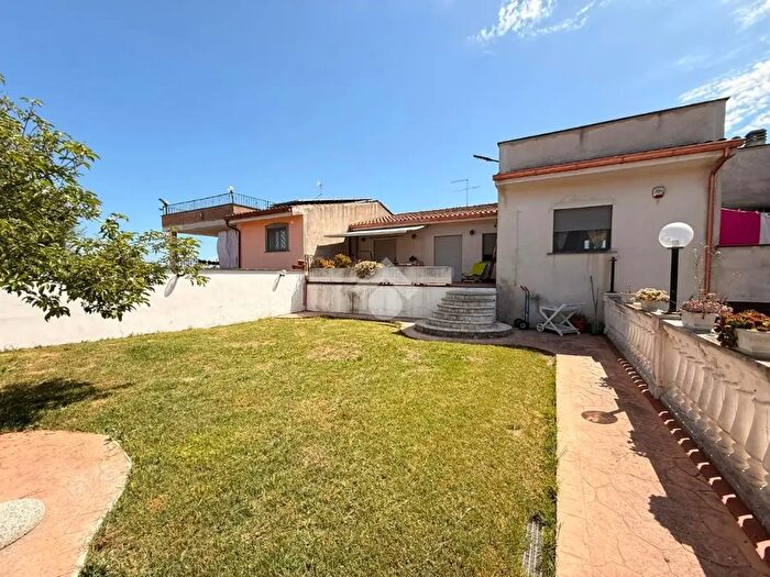 Casa quadrilocale in vendita in Via Gizio, Aprilia