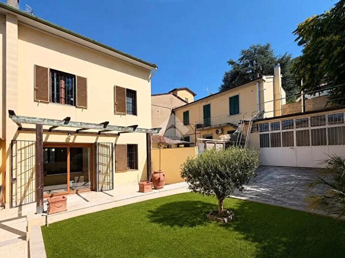 Casa con 5 locali in vendita in Via Antonio Pacinotti, Prato