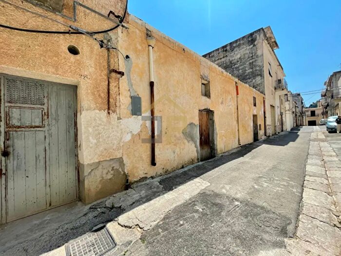 Casa trilocale in vendita in Via Amendola, Castellammare Del Golfo