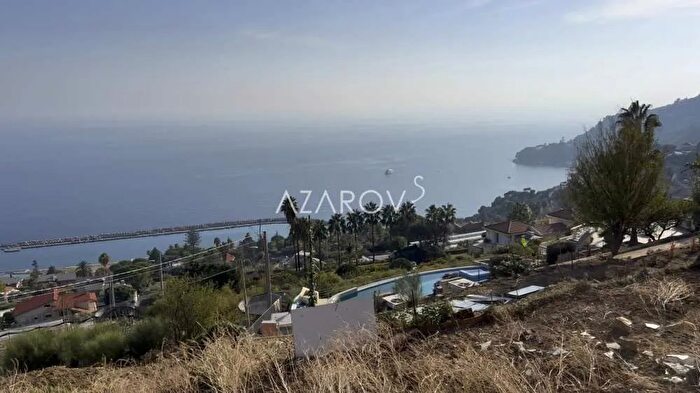 Casa quadrilocale in vendita in Ospedaletti