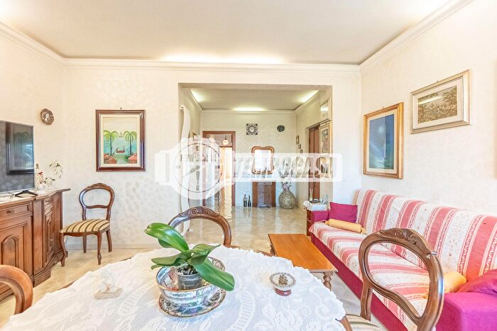 Appartamento con 5 locali in vendita in Viale dei Romanisti, Roma