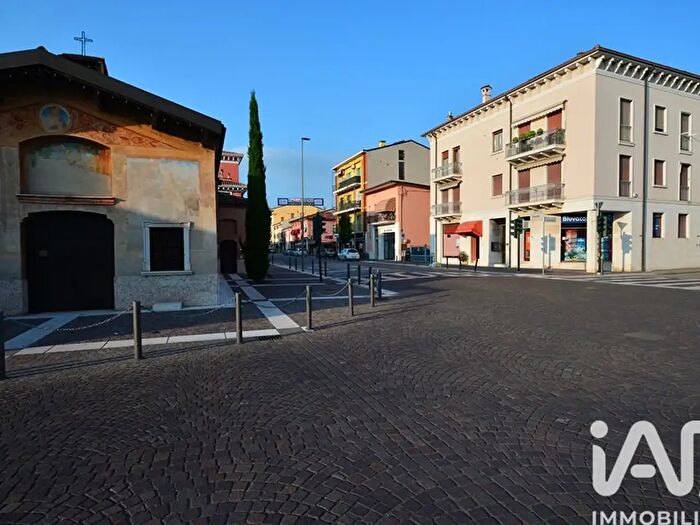 Appartamento con 9 locali in vendita in Via Quadrato, Villafranca Di Verona