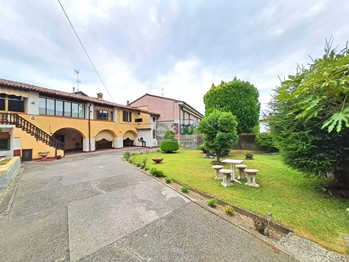 Casa con 5 locali in vendita in Via Vicolo Chiuso, Erbusco