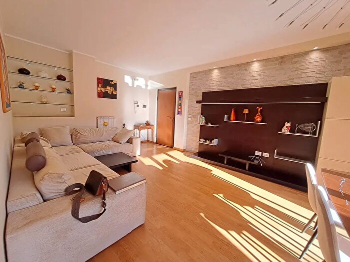 Appartamento trilocale in vendita in Passignano Sul Trasimeno