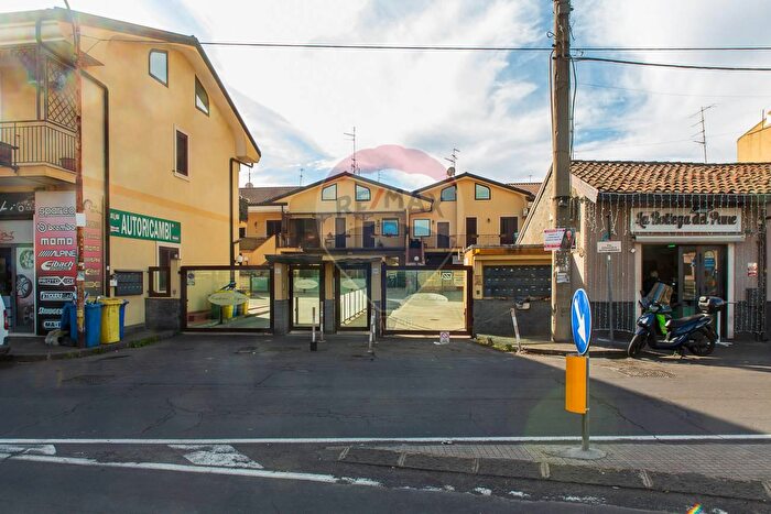 Casa con 7 locali in vendita in Via Emanuela Setticarraro, Belpasso