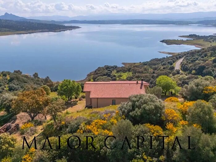 Casa con 7 locali in vendita in Tula