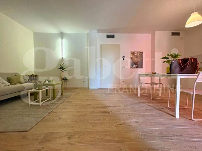 Appartamento trilocale in vendita in Via Giordano, Cremona