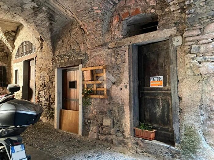 Appartamento quadrilocale in vendita in Via Carrera Piana, Pigna