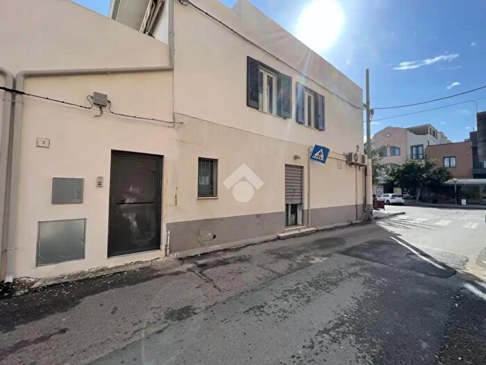 Appartamento trilocale in vendita in Via Dante Alighieri, Tortoli