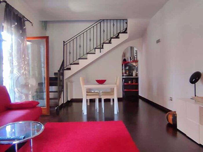 Appartamento trilocale in affitto in Via Felice Caronni, Ostia Antica, Roma