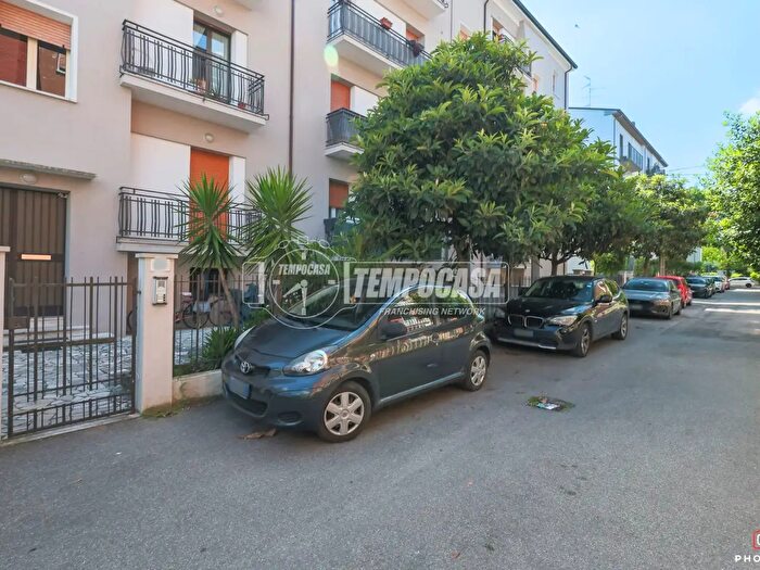 Appartamento con 5 locali in vendita in Via Alessandro Codivilla, Imola