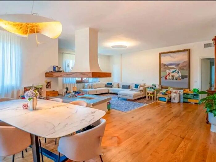 Appartamento con 5 locali in vendita in Via al Collegio, Verbania