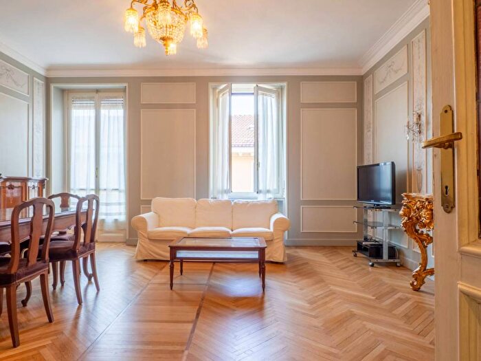 Appartamento con 6 locali in affitto in Via Amedeo Peyron, San Donato, Torino