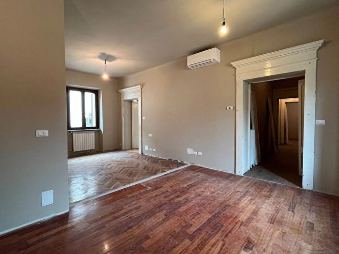 Appartamento quadrilocale in affitto in Via Guglielmo Oberdan, Centro Storico, Verona