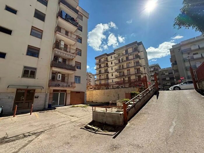 Appartamento trilocale in vendita in Via Nicola Lazzaro, Massafra